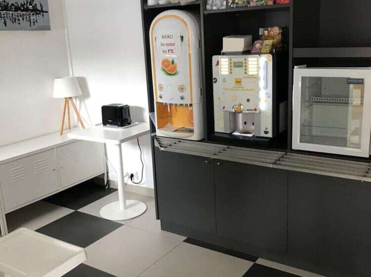 Отель Premiere Classe Rennes Sud Est