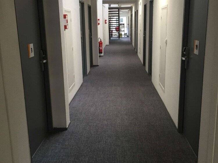 Отель Premiere Classe Rennes Sud Est