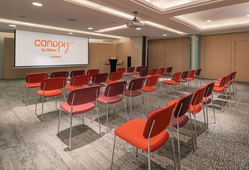 ホテル Canopy By Hilton Cannes