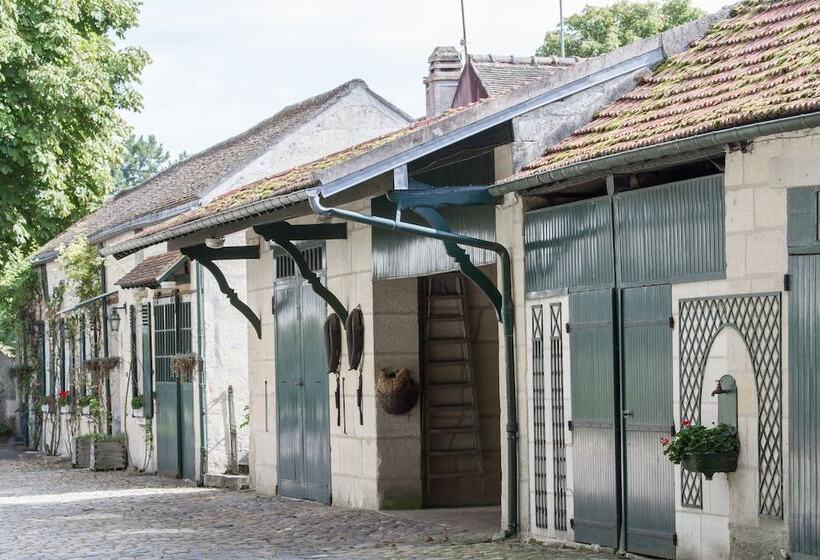 Отель Hôtel & Restaurant Le Relais D Aumale