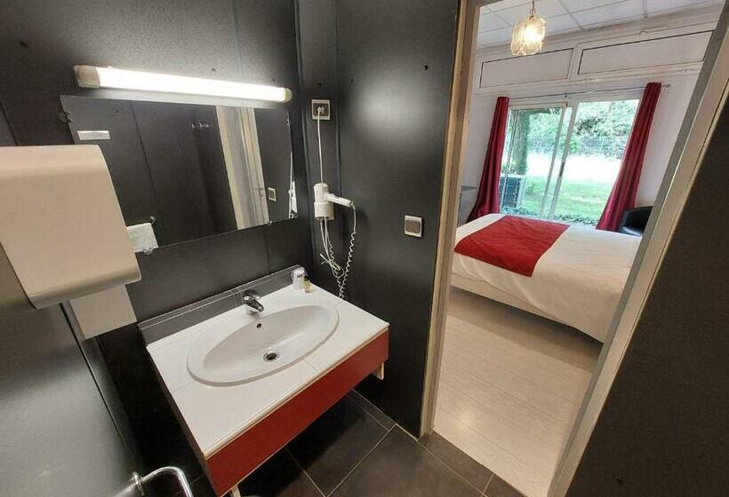 Logis Hotels   Hôtel Et Restaurant Le Relais Des Garrigues