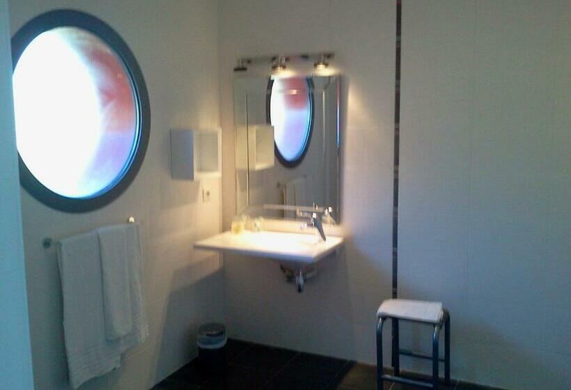 Logis Hotels   Hôtel Et Restaurant Le Relais Des Garrigues