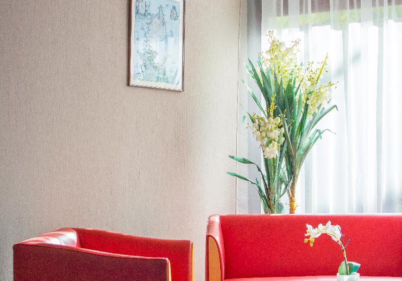 Отель Roc E Mare