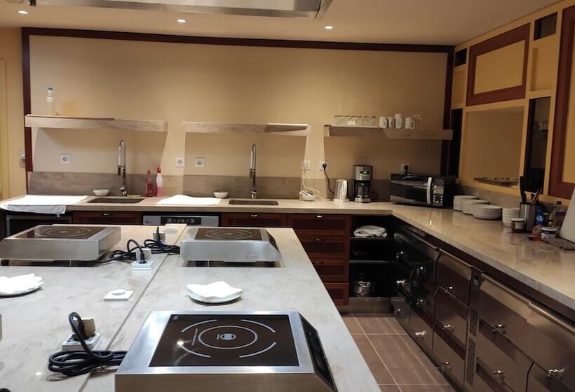 Отель Résidence Share Inn