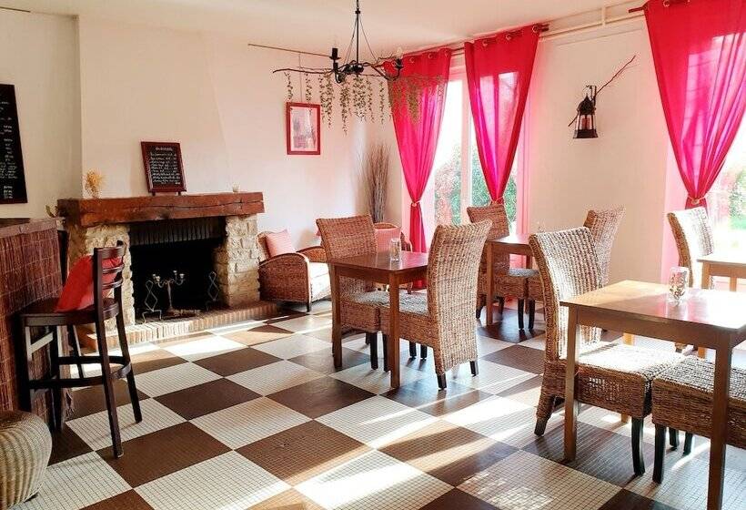 فندق Logis Hôtel Saint Cyr