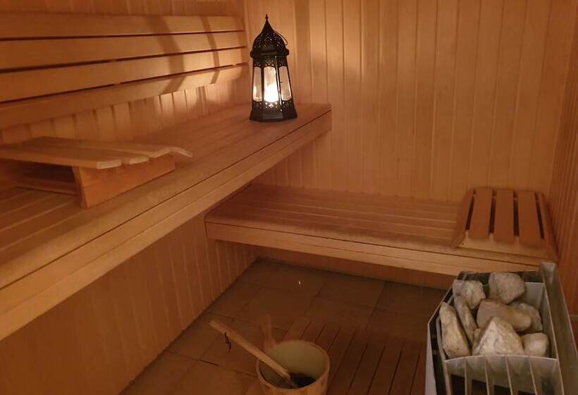 فندق Logis Hôtel Saint Cyr