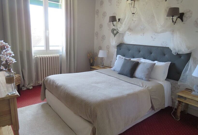 فندق Logis Hôtel Saint Cyr