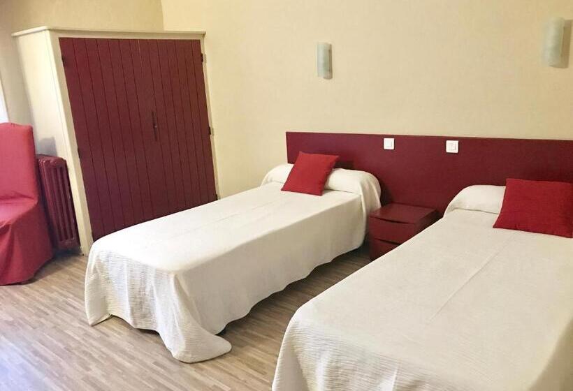 Отель Saint Jacques