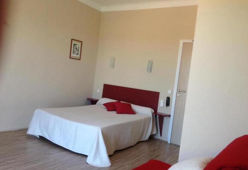 Отель Saint Jacques