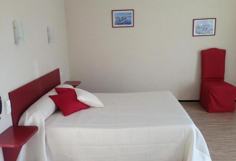 Отель Saint Jacques