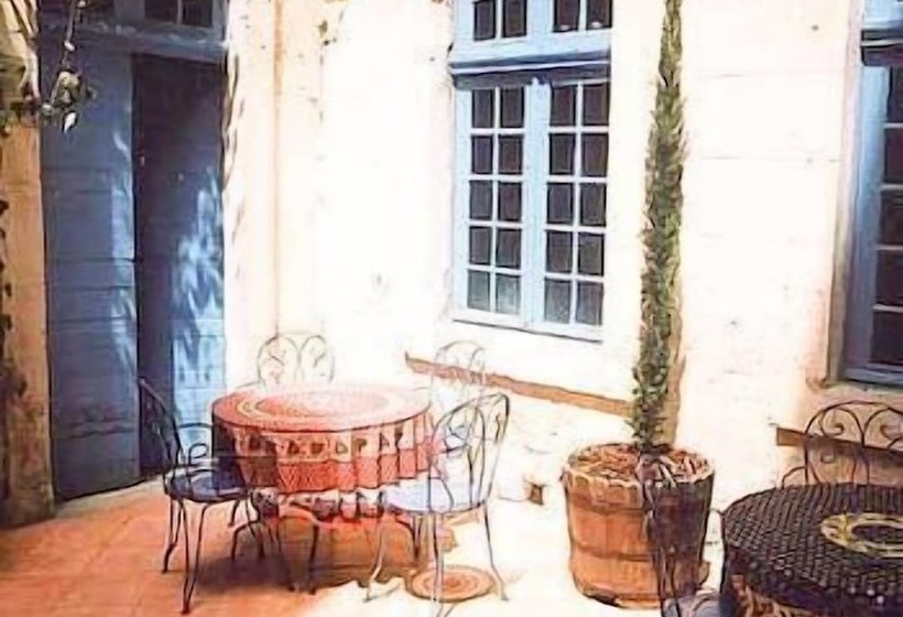 فندق Saint Trophime