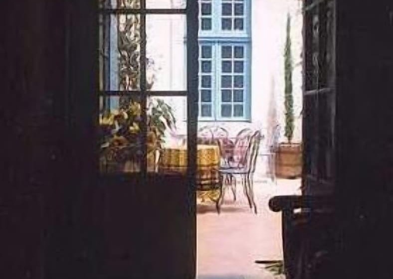 فندق Saint Trophime