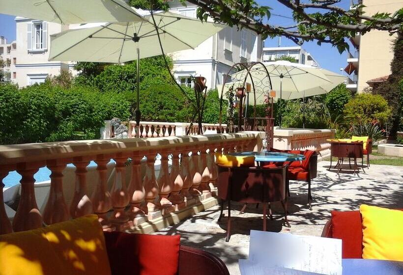 ホテル Hôtel La Villa Sainte Valérie Adults Only