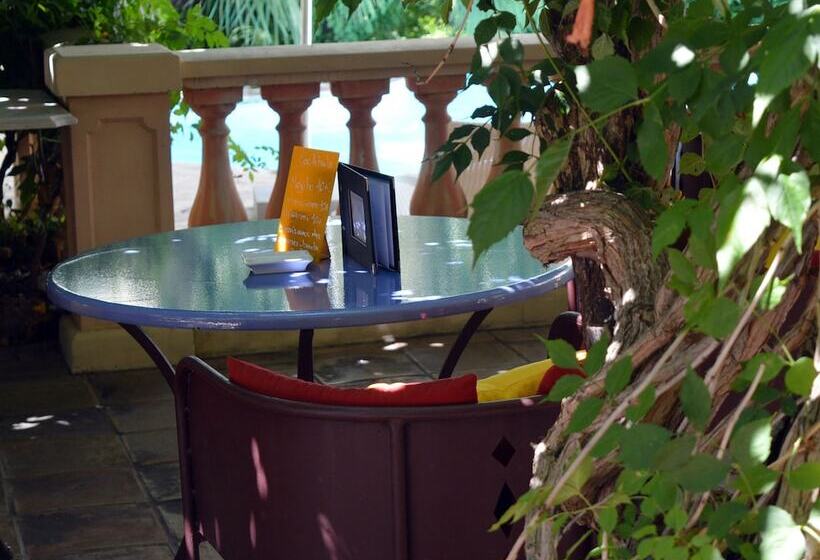 ホテル Hôtel La Villa Sainte Valérie Adults Only