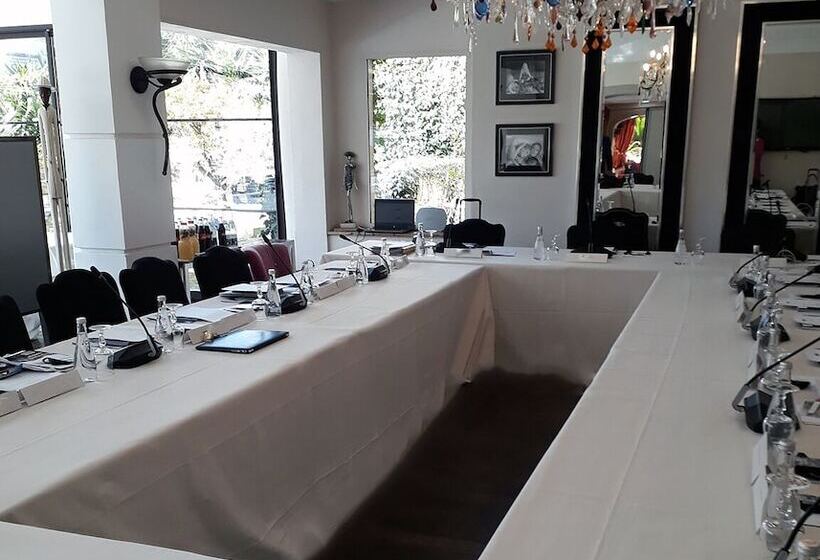 ホテル Hôtel La Villa Sainte Valérie Adults Only