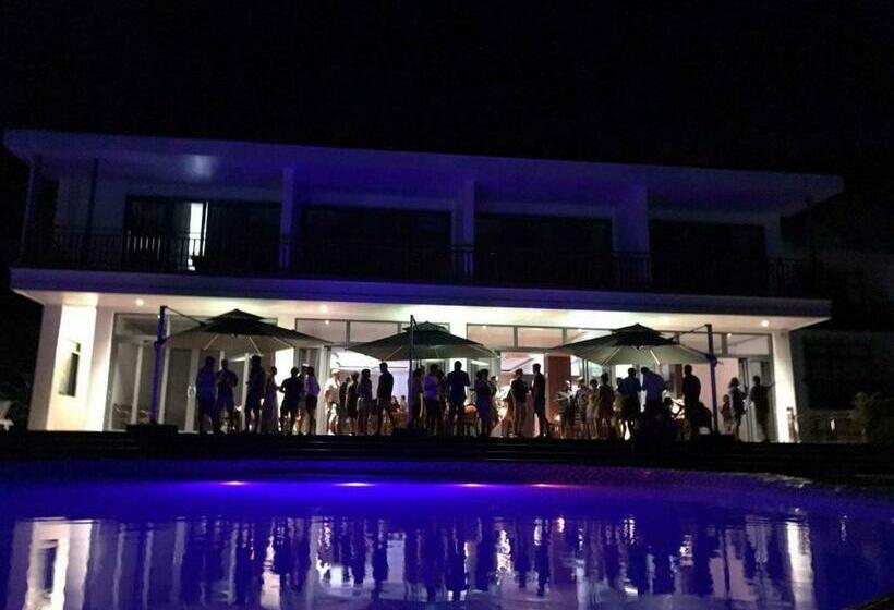 Отель Savusavu Hot Springs