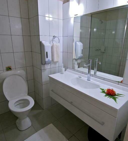 هتل Savusavu Hot Springs