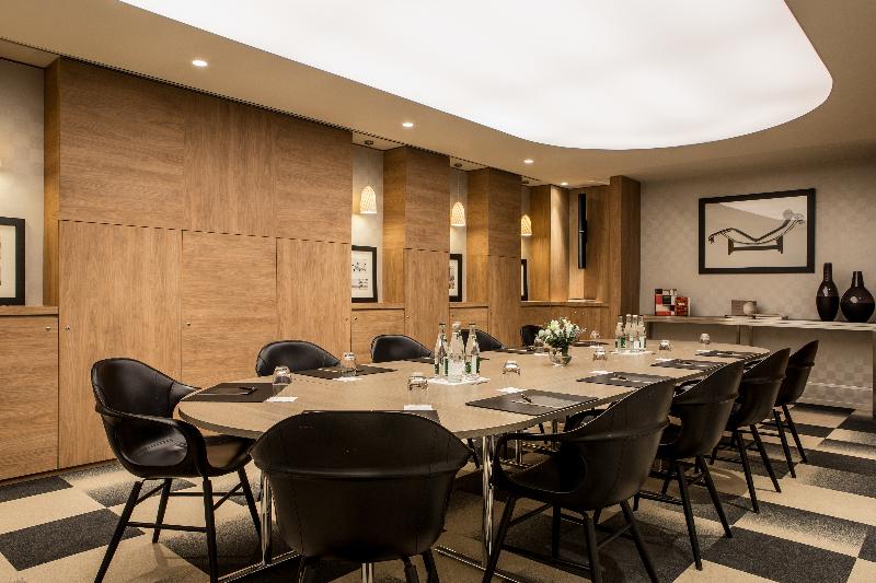 ホテル Sofitel Paris Arc De Triomphe