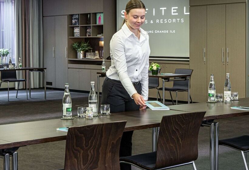 Отель Sofitel Strasbourg Grande Ile