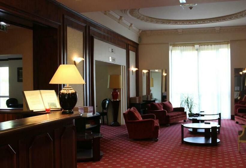 فندق Splendid  By Popinns