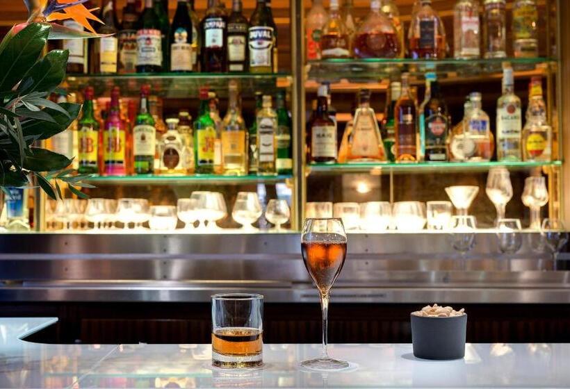 Отель Splendid Etoile