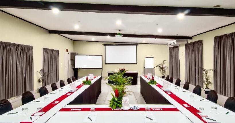 ホテル Tanoa Skylodge