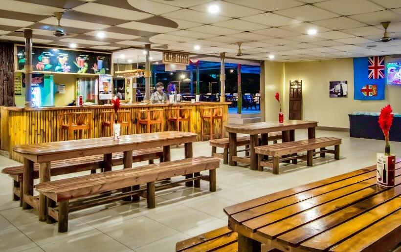 هتل Tanoa Skylodge