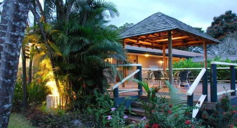 هتل Tanoa Skylodge