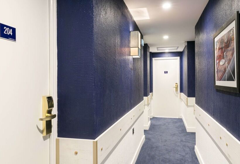 The Deck Hotel By Happyculture