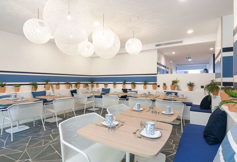 The Deck Hotel By Happyculture