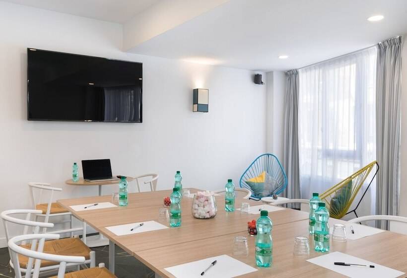 The Deck Hotel By Happyculture