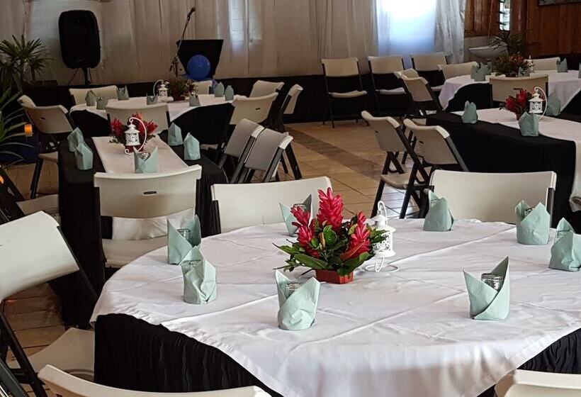 酒店 Grand Melanesian