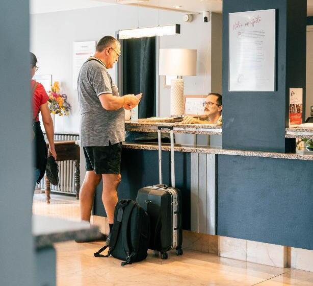 Отель The Originals Boutique, Hôtel Du Pont Roupt, Mende