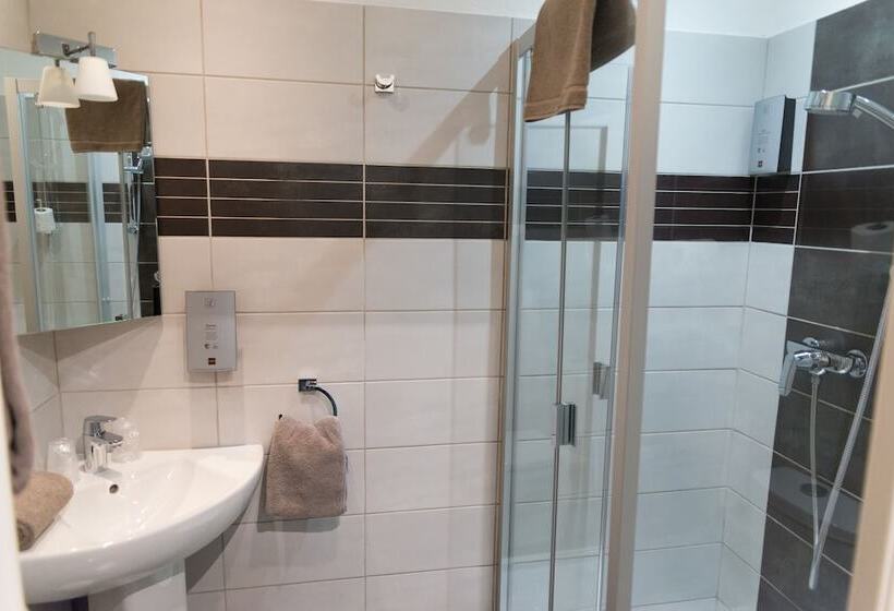 בית מלון כפרי Toppin