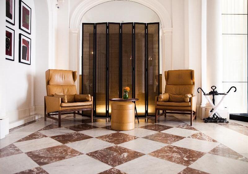 ホテル Hôtel Vernet Champs Elysées Paris