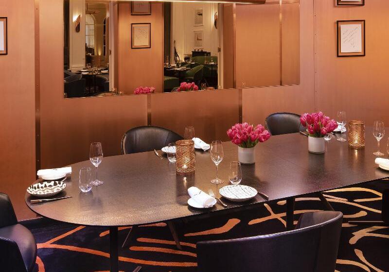 ホテル Hôtel Vernet Champs Elysées Paris