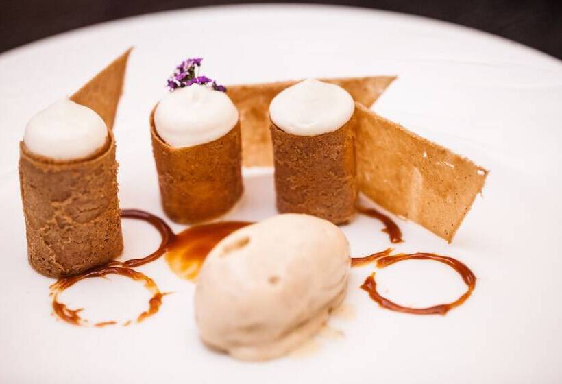 ホテル Hôtel Vernet Champs Elysées Paris