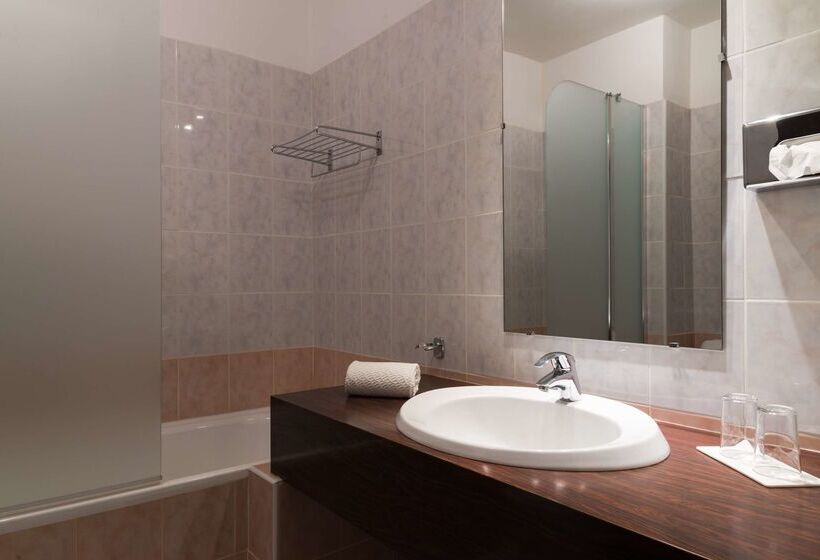 酒店 Villa Borghese, The Originals Relais