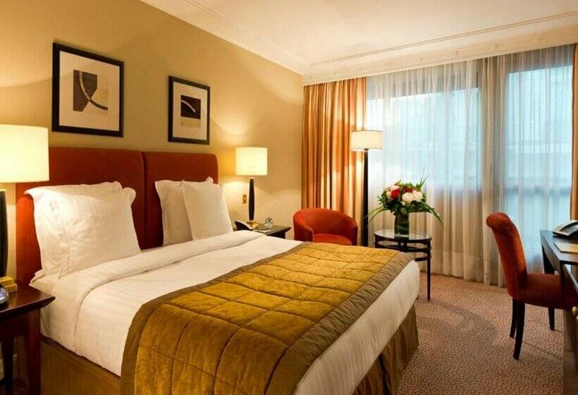 هتل Warwick Paris