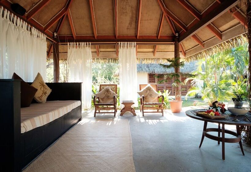 Musket Cove Island Resort