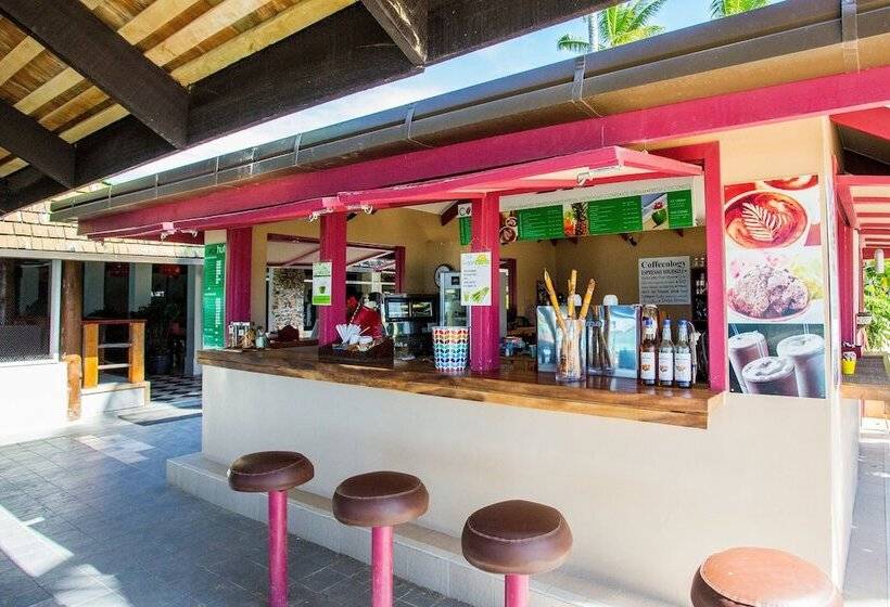 Plantation Island Resort