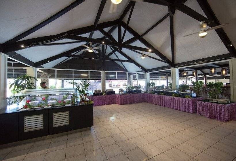 Plantation Island Resort