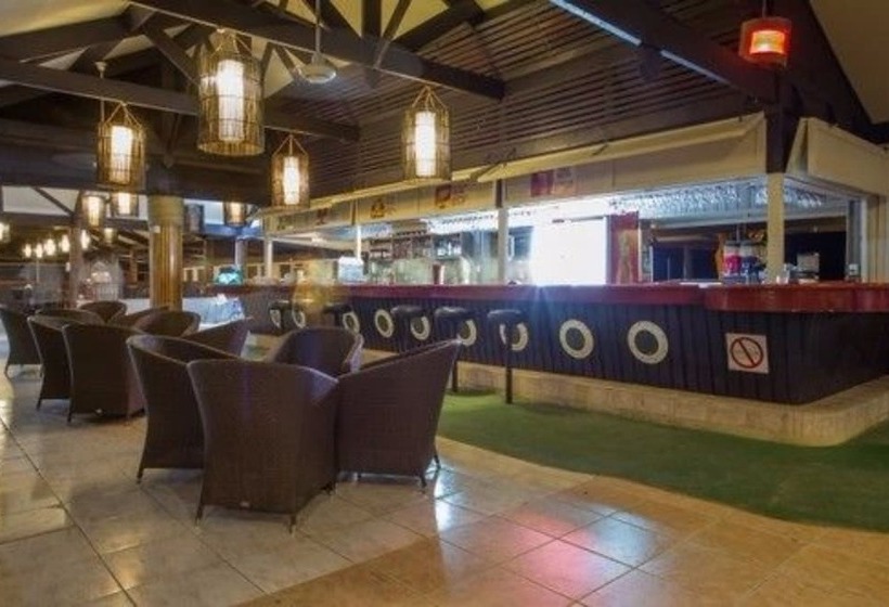 Plantation Island Resort