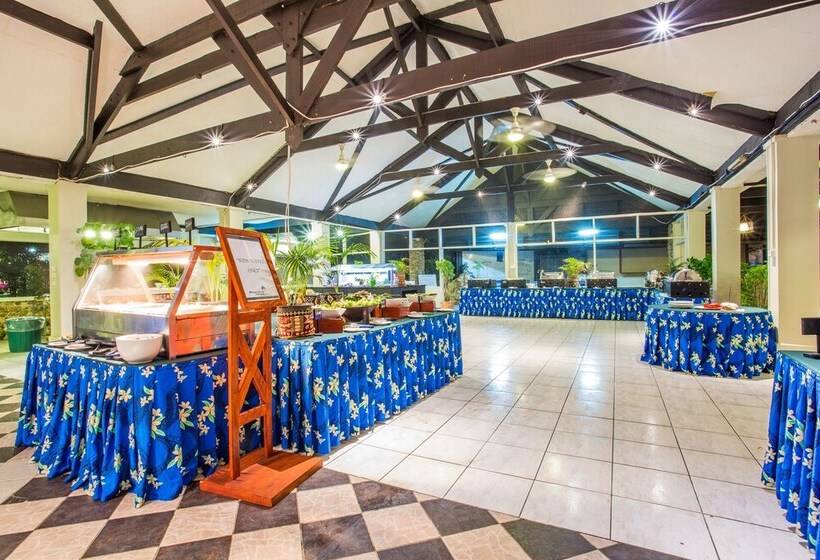 Plantation Island Resort