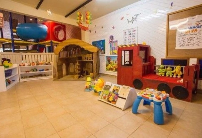 Plantation Island Resort