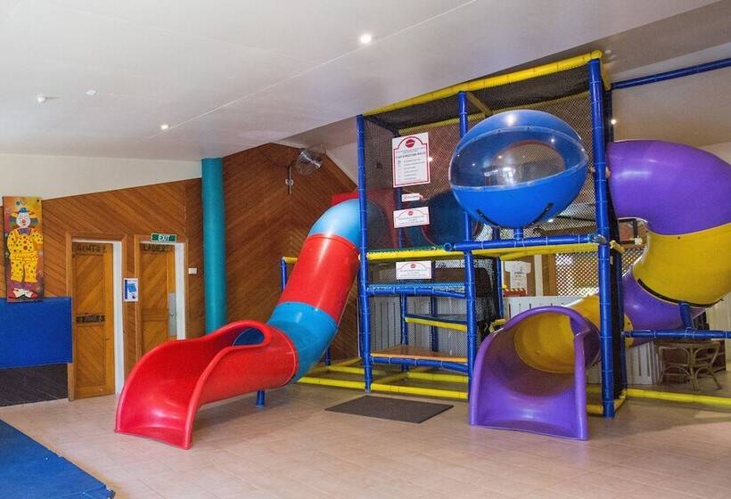 Plantation Island Resort