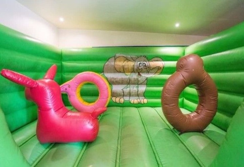 Plantation Island Resort