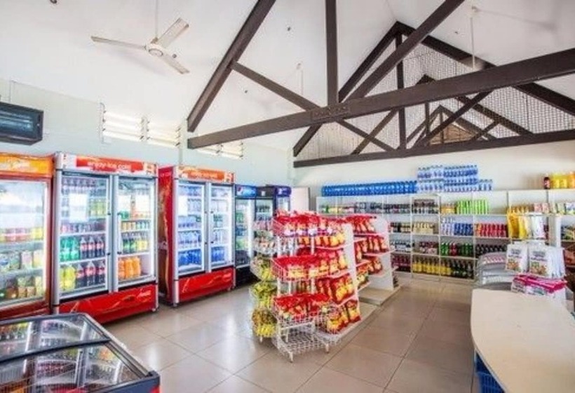 Plantation Island Resort