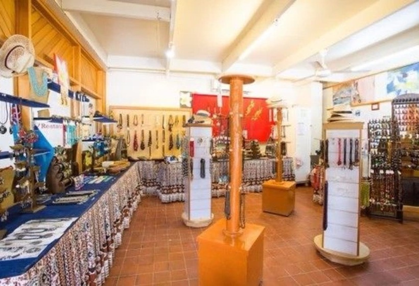 Plantation Island Resort