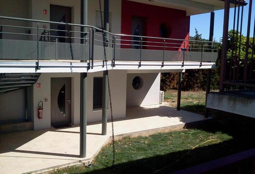 Logis Hotels   Hôtel Et Restaurant Le Relais Des Garrigues